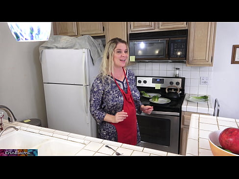❤️ Stepmom milking him in the kitchen before his date. Porno at en-gb.special-grasser.ru ️❤
